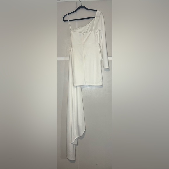 Windsor - Emily One-Shoulder Pleated Asymmetrical White Mini Dress - Picture 2 of 9